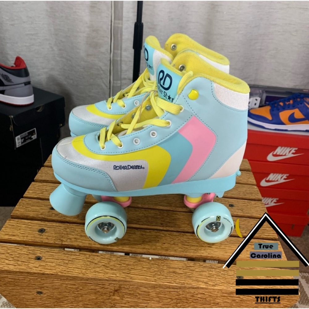 Youth 3-6 Roller Dirby Quad Star adjust Women’s Skates SKU